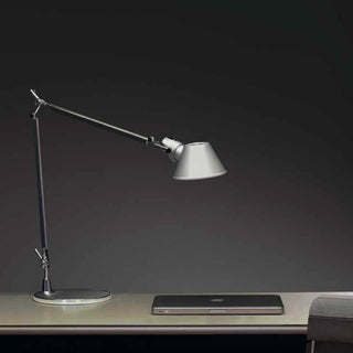 Artemide Tolomeo Midi table lamp LED 3000K with base - Buy now on ShopDecor - Discover the best products by ARTEMIDE design
